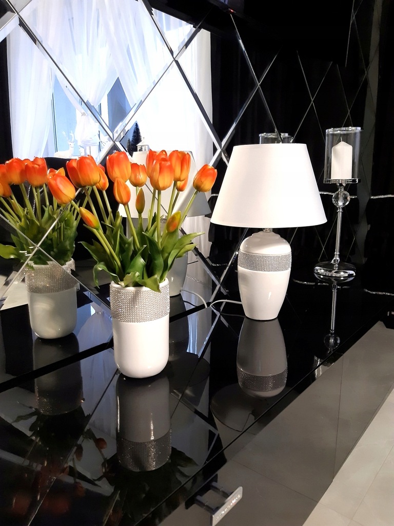 Biala-lampka-stolowa-nocna-z-krysztalkami-glamour-Zasilanie-sieciowe