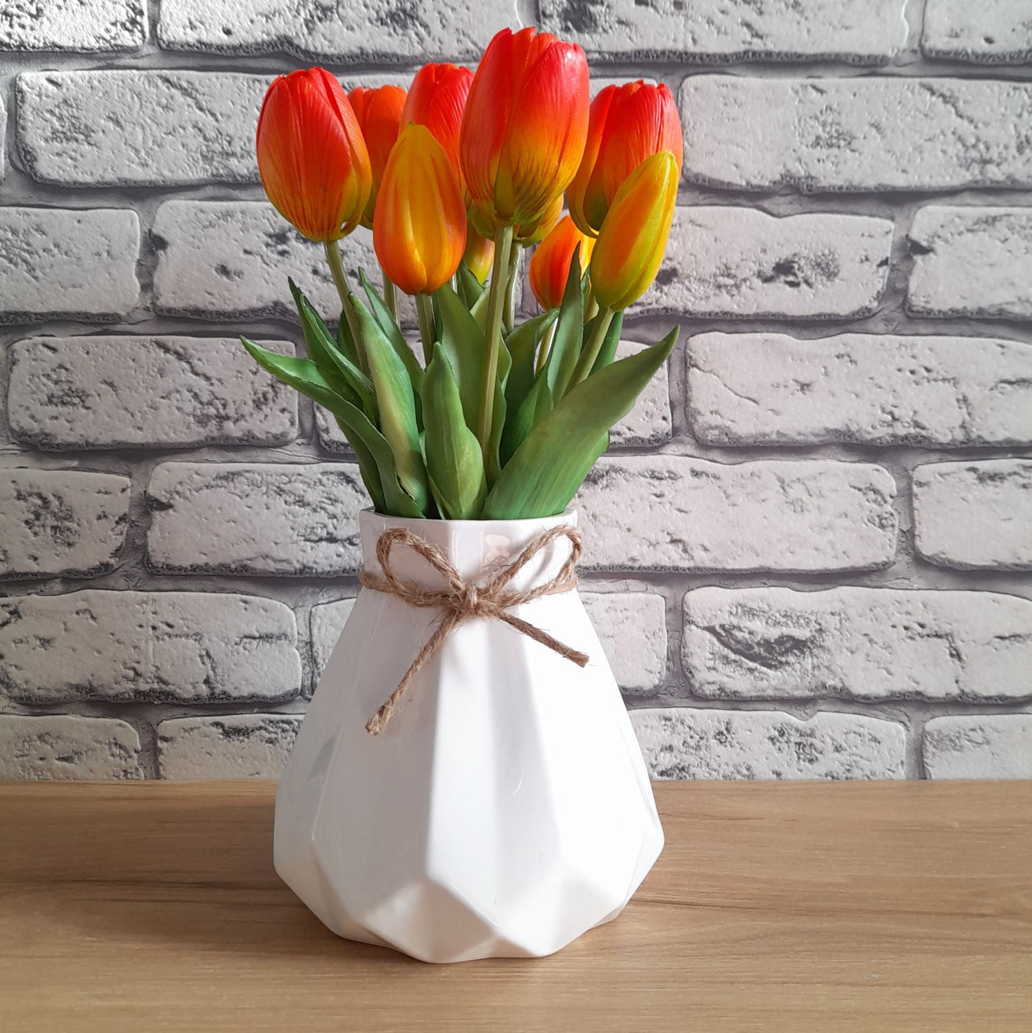 wazon-ceramiczny-nowoczesny-niski-bialy-flakon-13-cm (3)