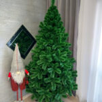 choinka-sztuczna-zielona-gesta-ze-stojakiem (4)