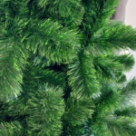 choinka-sztuczna-zielona-gesta-ze-stojakiem (5)