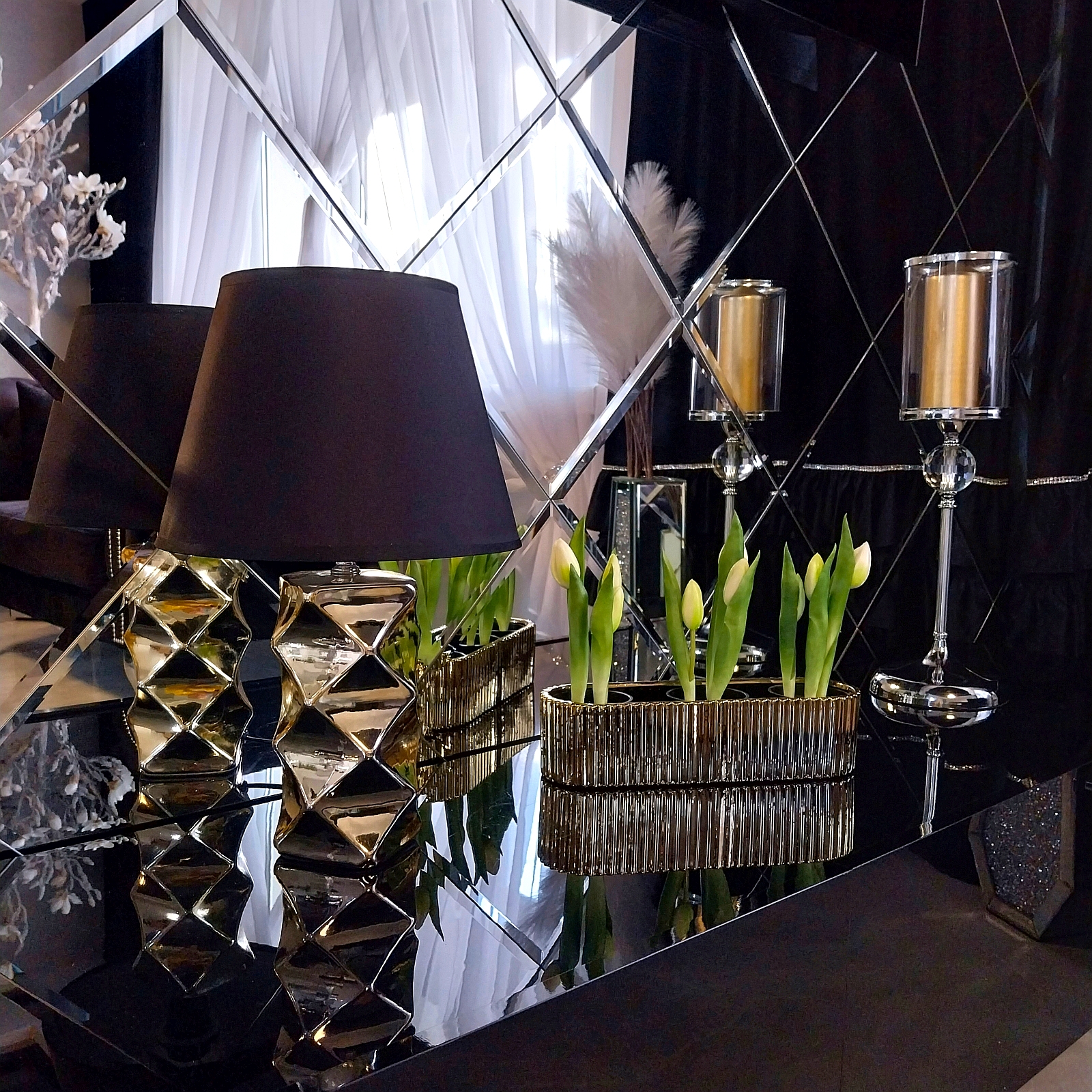 lampka-nocna-zlota-lampa-biurkowa-dekoracyjna-do-salonu (1)
