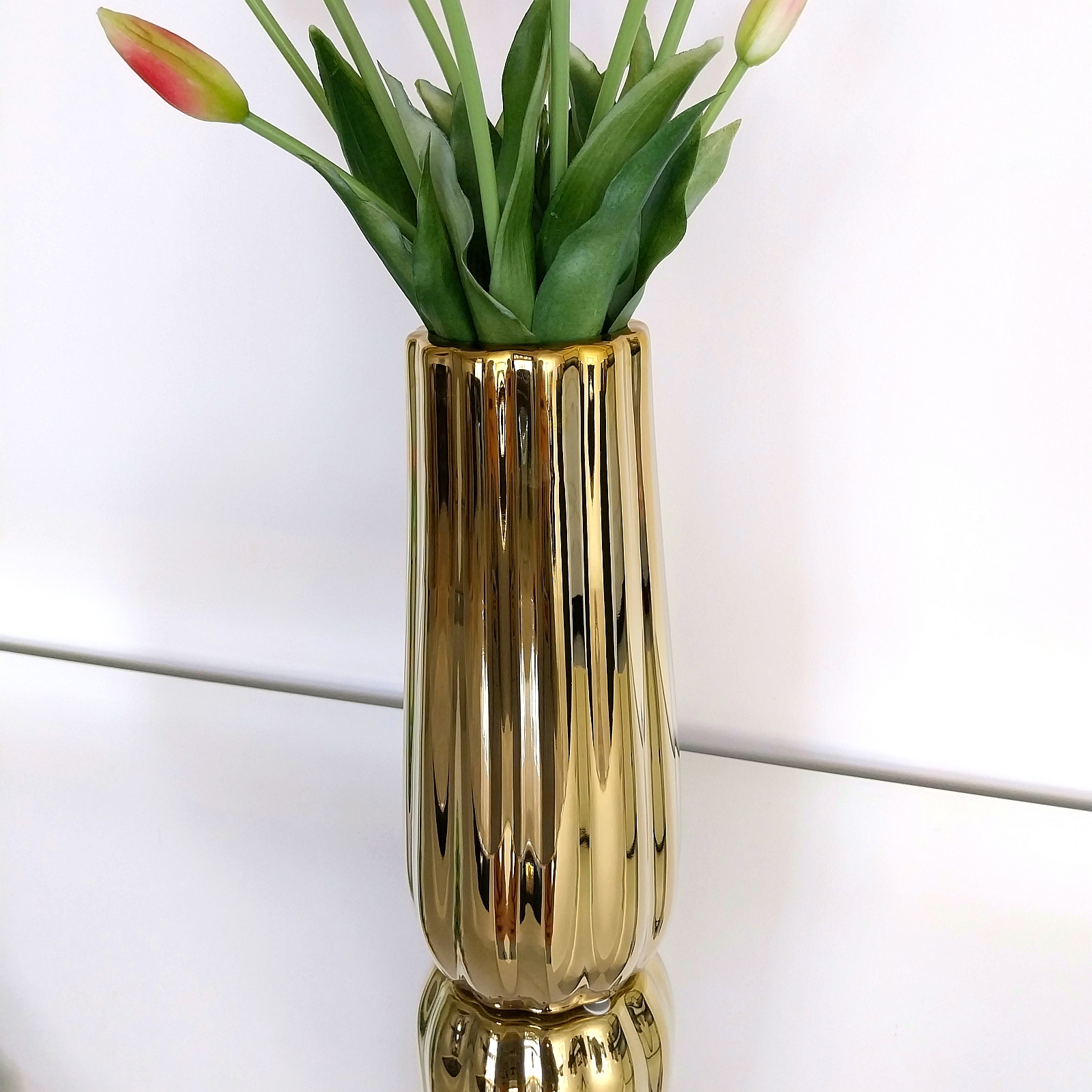 wazon-ceramiczny-zloty-flakon-na-kwiaty-do-salonu (5)
